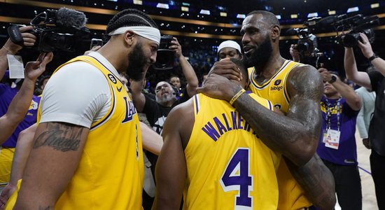 'Warriors' sērijā pret 'Lakers' noliek NBA čempiones pilnvaras