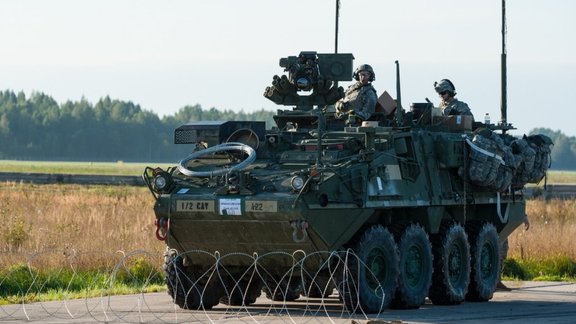 06.09.2014,karš,karavīrs,aviācija,militārs,spēks,kaujs,aviācijas bāze,lielvārde,mācības,gaisa aviācijas bāze,steadfast javelin ii,bāze,sagatavošana,operācija,bruņumašīna,bruņa,desants,auto,avio,us,asv,stryker