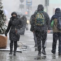 Ārvalstu studentus pēc studiju pārtraukšanas Latvijā neviens neuzrauga, ziņo raidījums