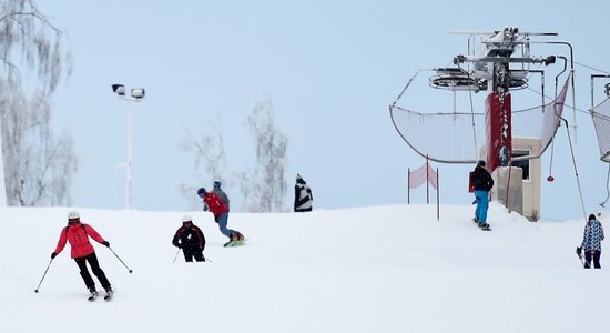 Sniegs ir, bet ne uz ilgu laiku – kur šonedēļ izbaudīt ziemas priekus Latvijā?