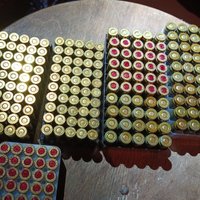 Foto: Kuldīgas apkaimē VP konfiscē ieročus, munīciju un granātas