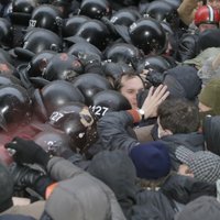 Киев: власть и оппозиция начнут переговоры в понедельник