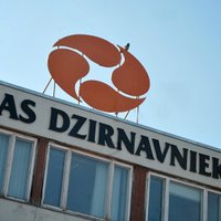 Atļauj Lietuvas uzņēmumam gūt izšķirošu ietekmi 'Rīgas dzirnavniekā'; piemēro īpašus nosacījumus