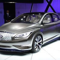 Infiniti построили электрокар на базе Nissan Leaf