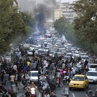 Protestos Irānā gājuši bojā vismaz 92 cilvēki, ziņo 'Iran Human Rights'