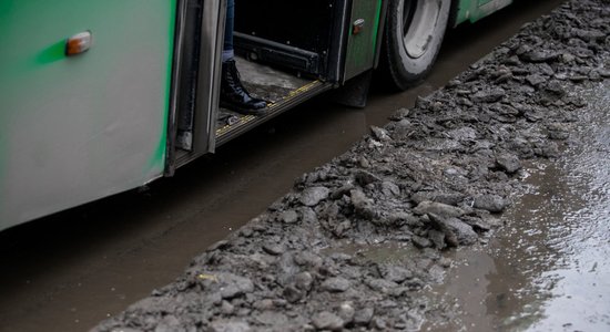 ATD: в Латвии есть настолько плохие дороги, что автобусы не могут выполнять рейсы