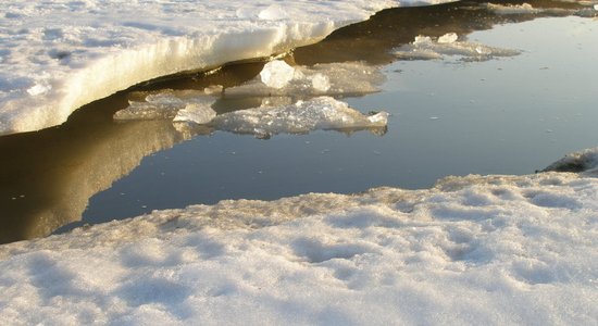 Германия: под лед на озере Хольцендорфер провалились граждане Латвии и Литвы