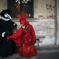 В Венеции из-за коронавируса отменен традиционный карнавал