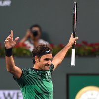 ATP sezonas noslēguma turnīrs: Federeram 50. uzvara sezonā, Zverevs debitē ar uzvaru