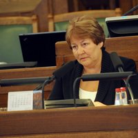 ZZS jāpauž sava pozīcija jautājumā par Satversmes preambulas pieņemšanu, uzskata Čepāne