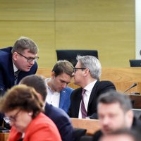 Rīgas domes opozīcijai neizdodas apturēt jaunas 'jautājumu kvotas'