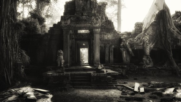 Abandoned Cambodian temples - 9