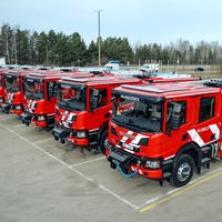 Foto: VUGD saņem pirmās no kopumā 58 jaunajām 'Scania' ugunsdzēsības autocisternām