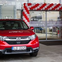 Foto: 'WESS Select' atklāj 'Honda' autosalonu Rīgā
