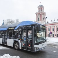 Foto: Jelgava pirmā Baltijas valstīs izmēģina ar ūdeņradi darbināmu autobusu
