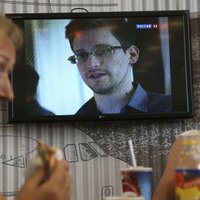Сноуден передумал просить убежища в России