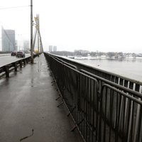 Uz Vanšu tilta plāno paplašināt ietvi un ierīkot veloceļus