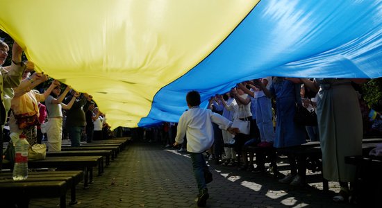 Foto: Vērmanes dārzā svin Ukrainas neatkarības dienu