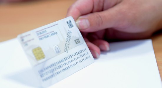 На Кипре задержали сотрудницу отеля с фальшивой латвийской ID-картой