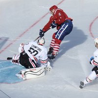 'Capitals' pēdējās spēles sekundēs izrauj uzvaru NHL 'Winter Classic' mačā