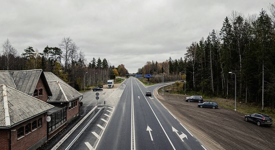 Foto: Pārbūvēts Vidzemes šosejas posms no Melturiem līdz Rīdzenei