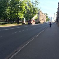 Kritušais koks Krišjāņa Valdemāra ielā novākts, satiksme pilnībā atjaunota