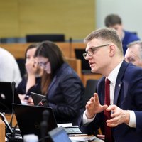 Rīgas domes opozīcija sāk parakstu vākšanu Ušakova atlaišanai