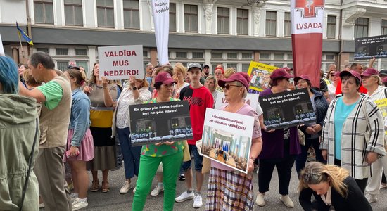 Mediķu protesta akcijā pie Saeimas varētu pulcēties ap 400 dalībnieku