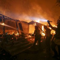 Savvaļas ugunsgrēkā Kalifornijā gājuši bojā deviņi cilvēki