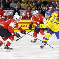 Video: Zviedrija aizraujošā spēlē uzvar nepiekāpīgo Šveici