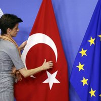 Avoti: EK rekomendēs bezvīzu režīma ieviešanu starp ES un Turciju