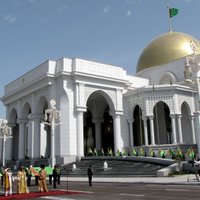Turkmenistānas galvaspilsēta atzīta par 'baltā marmora' pilsētu