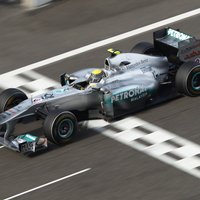 Niko Rosbergs Lielbritānijā izcīna otro uzvaru sezonā