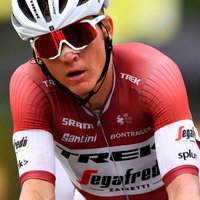 'Tour de France' favorīti kritienos zaudē laiku; Skujiņam 45. pozīcija