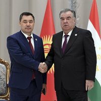 Tadžikistānas un Kirgizstānas līderi pēc robežsadursmēm liek atvilkt spēkus
