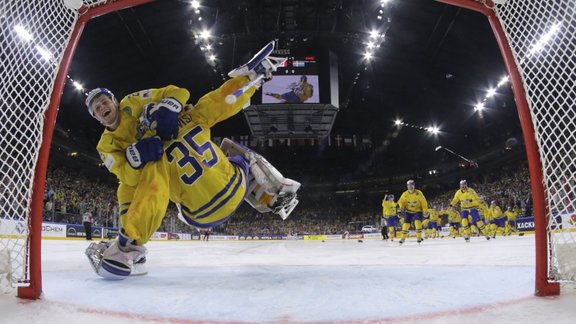 William Nylander and Henrik Lundqvist Sweden celebrate the victory