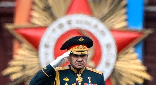Šoigu nomaina Belousovs: kādēļ tas nepalīdzēs Krievijai karā