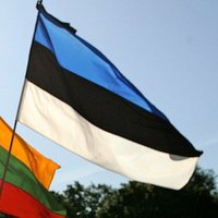 Эстония: для получения гражданства фирма подыскивaет новых "отцов"