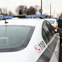 На трассе Рига — Вентспилс перевернулся грузовик: водитель погиб