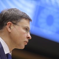 Dombrovskis: Latvijā šogad būtiski lielākais budžeta deficīts ilgtermiņā slogu uz valsts finansēm neradīs