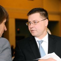 'Vienotība' sāk 'politiskos manevrus' Dombrovska virzīšanai EK prezidenta amatam