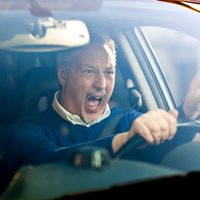Риски на дорогах Латвии: 40% водителей винят культуру вождения, 32% - состояние дорог