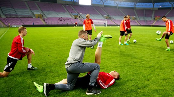 Latvijas nacionālās futbola izlases izlases pirmsspēles treniņš Ženēvā - 10