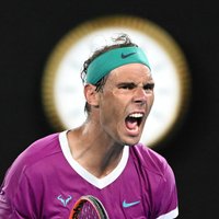 Nadals episkā 'Australian Open' finālā kļūst par izcilāko tenisistu sporta vēsturē