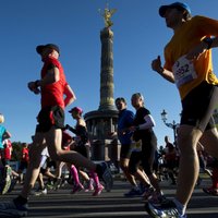 Berlīnes maratonā atkal tiek labots pasaules rekords