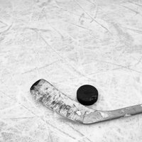 На матче чемпионата Латвии по хоккею у юного игрока остановилось сердце