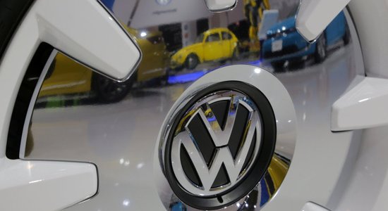 'Volkswagen' pārejā uz elektroauto ražošanu investēs 122 miljardus eiro