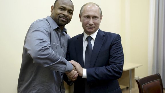 Russian President Vladimir Putin with U.S. boxer Roy Jones