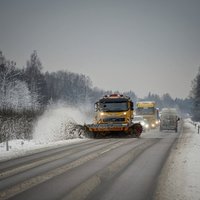 В Видземе обледенели дороги