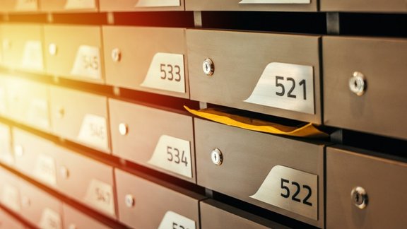 KNAB piemērojis pirmās sankcijas par priekšvēlēšanu aģitācijas ierobežojumu pārkāpumiem